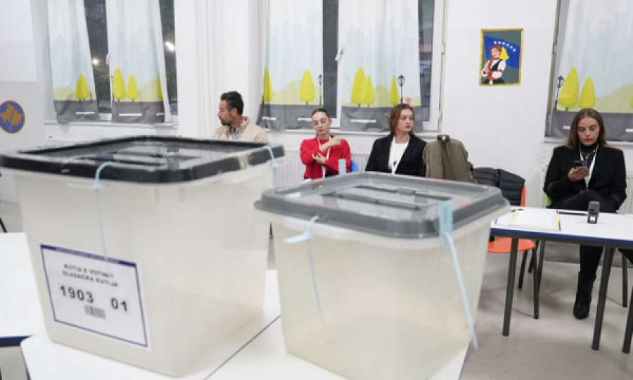 Kosovë/ Mbyllen zyrtarisht qendrat e votimit