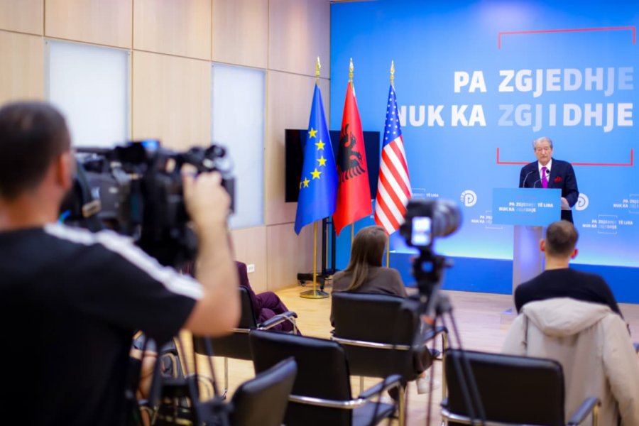 Berisha: Sot është ditë historike për botën! Faza e parë e planit të Donald Trump për Gazën u zbatua me sukses. Ky është një fillim i ri 