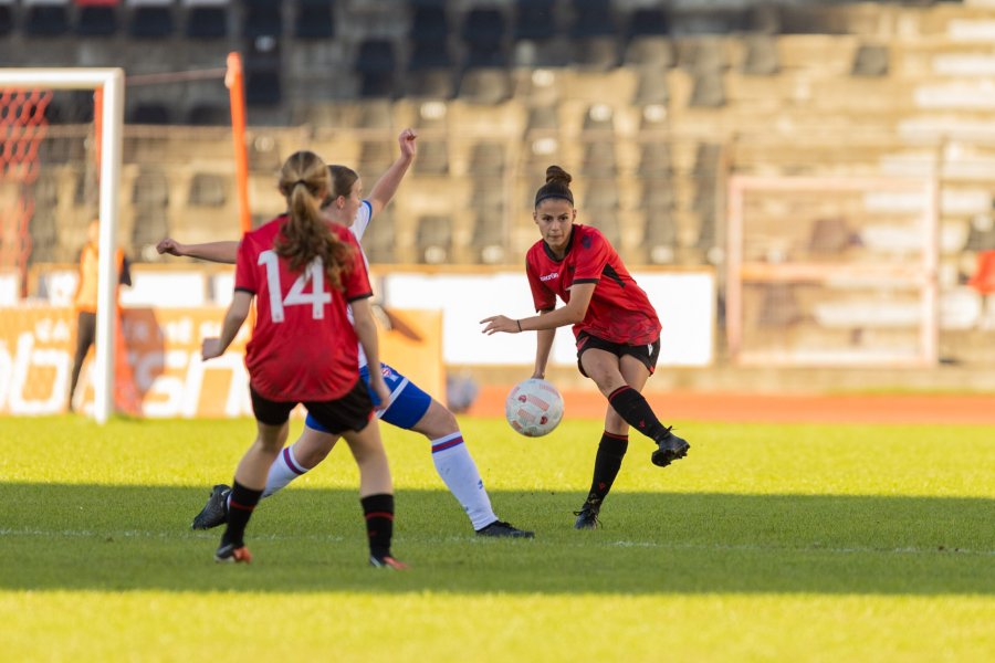 Euro U-17 për vajza/ Kombëtarja nis sot grumbullimin, trajnerja Lulaj fton 20 lojtare