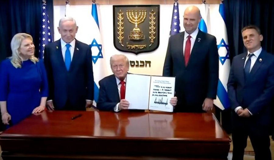 'Një fillim i ri'/ Trump nënshkuan librin e të ftuarve në Parlamentin izraelit