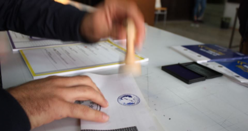 Numërimi vazhdon në shumicën e komunave, nuk nis në Prishtinë, Podujevë dhe Kllokot për shkak të problemeve me internet