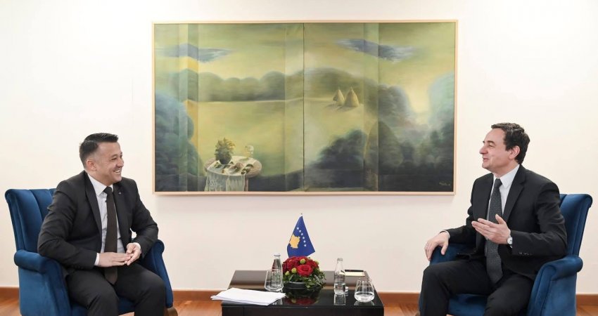 Kurtit po i ecën afati, Berisha thotë se s’ka vija të kuqe për askënd, ka vetëm një kërkesë