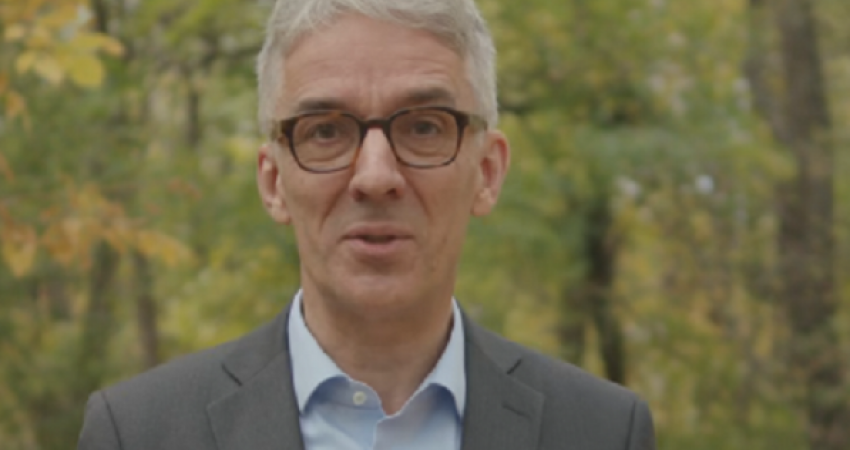 Ambasadori i ri gjerman iu prezantohet me një video kosovarëve: Mezi pres t’ju njoh, Kosova partner i rëndësishëm