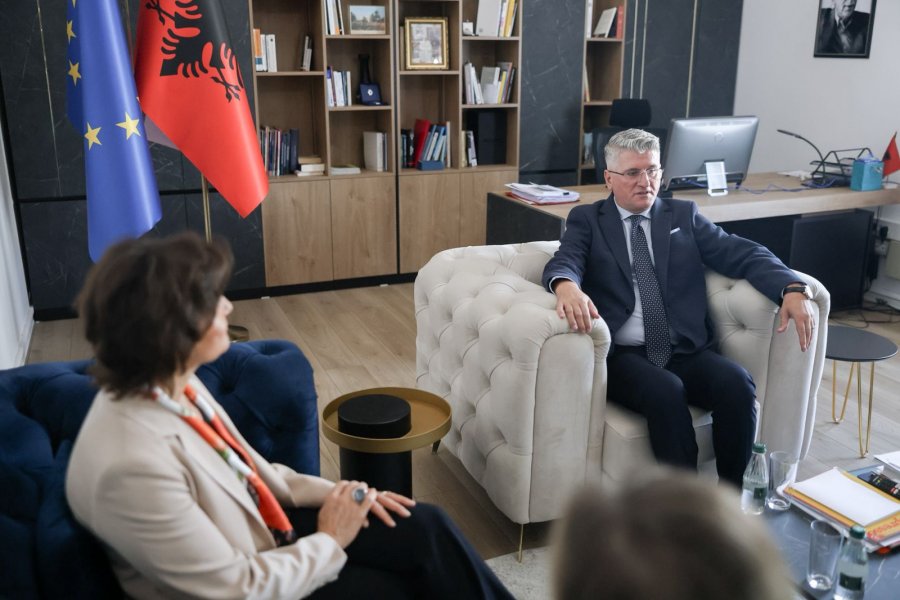 Gjekmarkaj me ambasadoren e Zvicrës: 11 maji, farsë! Drejtësia mori peng lidershipin e opozitës në vit elektoral