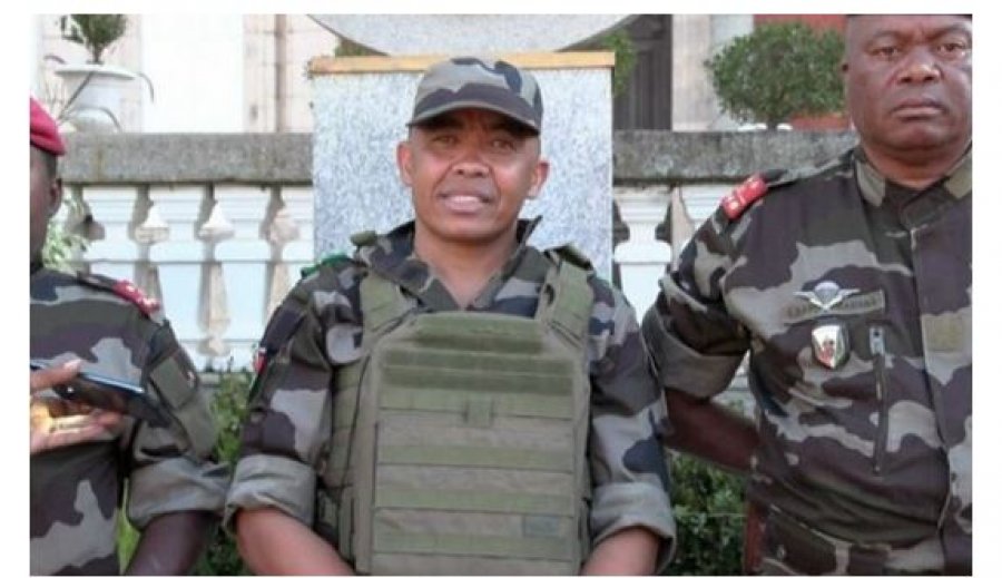 Ushtria thotë se ka marrë pushtetin në Madagaskar pasi presidenti u zhvendos