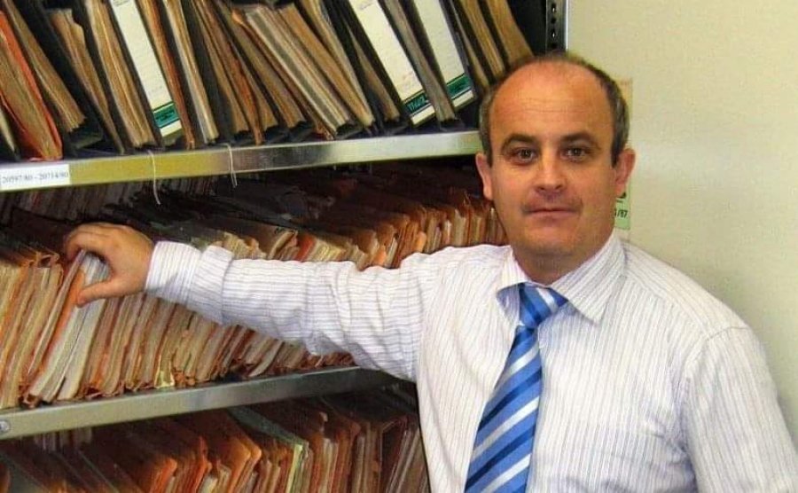Tapi të lëna gati nga Enver Hoxha?/ Ish drejtori i Arkivit në MB, Dervishi: Shijojeni përrallën, disa dikastere i dogjën...
