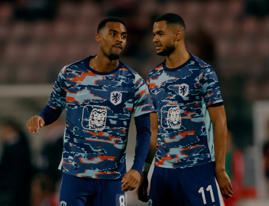 Liverpool-i në ankth para ndeshjes me Manchester United, dy titullarë në dyshim për Arne Slot