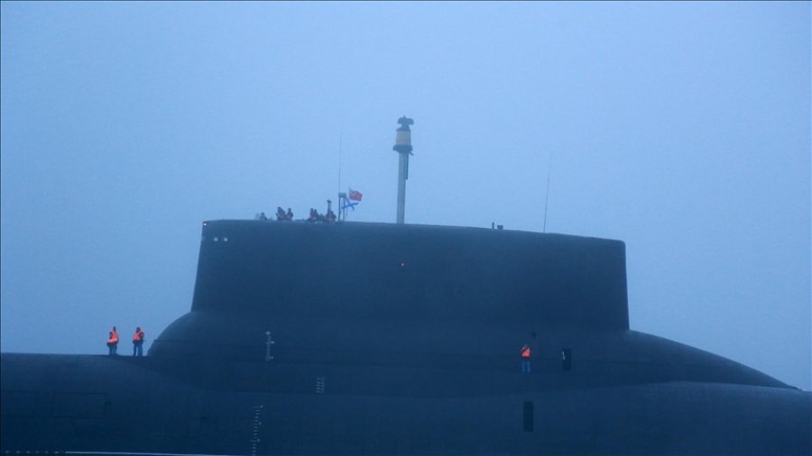 Suedia dhe aleatët e NATO-s monitorojnë një nëndetëse ruse në Detin Baltik