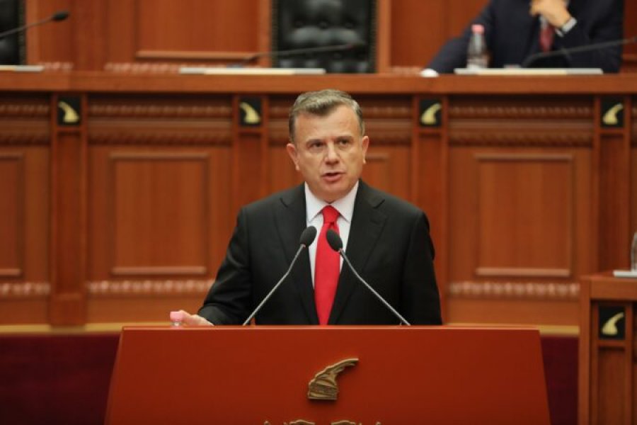 Serbët i kanë themeluar partinë ku bën pjesë, shpërfytyrohet Balla, sulmon opozitën për 'Hashimin'