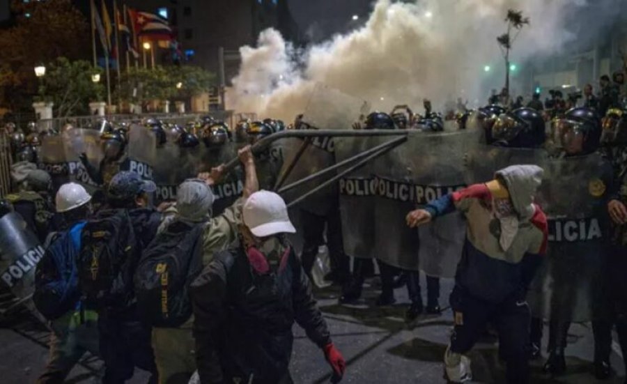 Peru/ Qeveria shpall gjendje të jashtëzakonshme në Lima, shkak protesta me qindra të plagosur