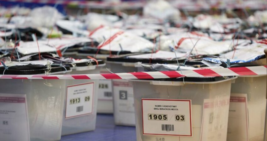Votat e diasporës ndryshojnë renditjen në komuna – Në disa konfirmojnë balotazhin