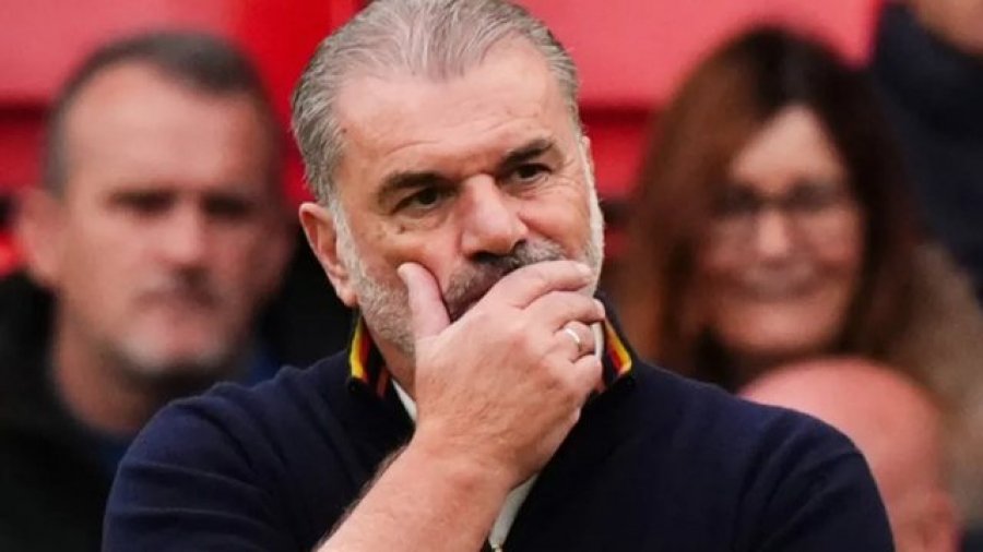 Hyri në dhomat e zhveshjes dhe më pas u largua, zbulohen prapaskenat e shkarkimit të bujshëm të trajnerit në tunelin e stadiumit