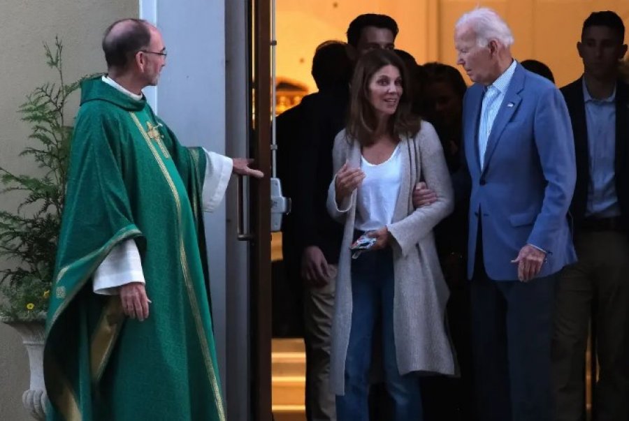 FOTO/ Joe Biden shfaqet publikisht për herë të parë që nga fillimi i radioterapisë për kancerin e prostatës