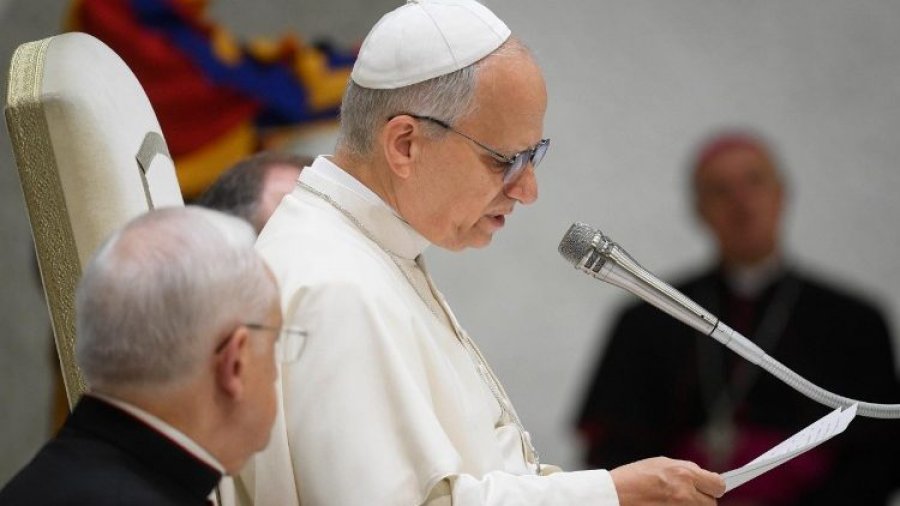 Papa Leoni shpalli sot shtatë shenjtorë të rinj, mes tyre edhe një ish-ndjekës i një kulti satanik
