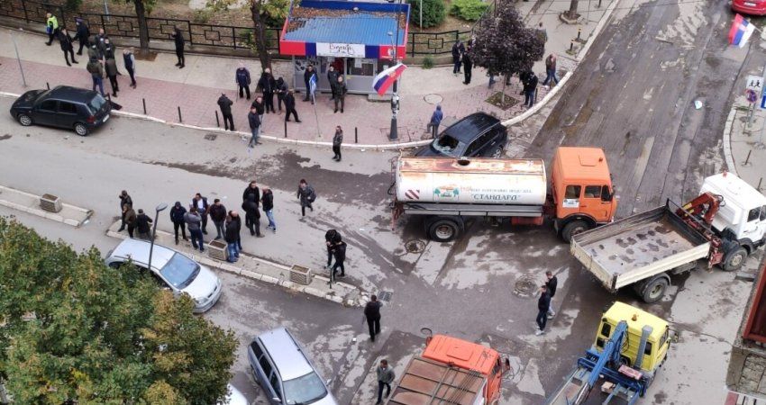 Pranojnë fajësinë dy të akuzuar për huliganizëm më 2021 në veri, katër të tjerë deklarohen të pafajshëm