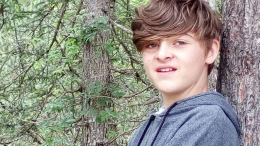 Ndërroi jetë në moshën 14-vjeçare nga kanceri, prindërit e adoleshentit akuzohen për 'vrasje me dashje'