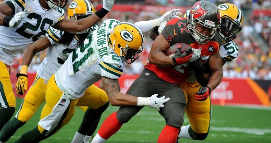 Ish-lojtari i NFL, Doug Martin, humb jetën pas një përleshjeje me policinë në Oakland