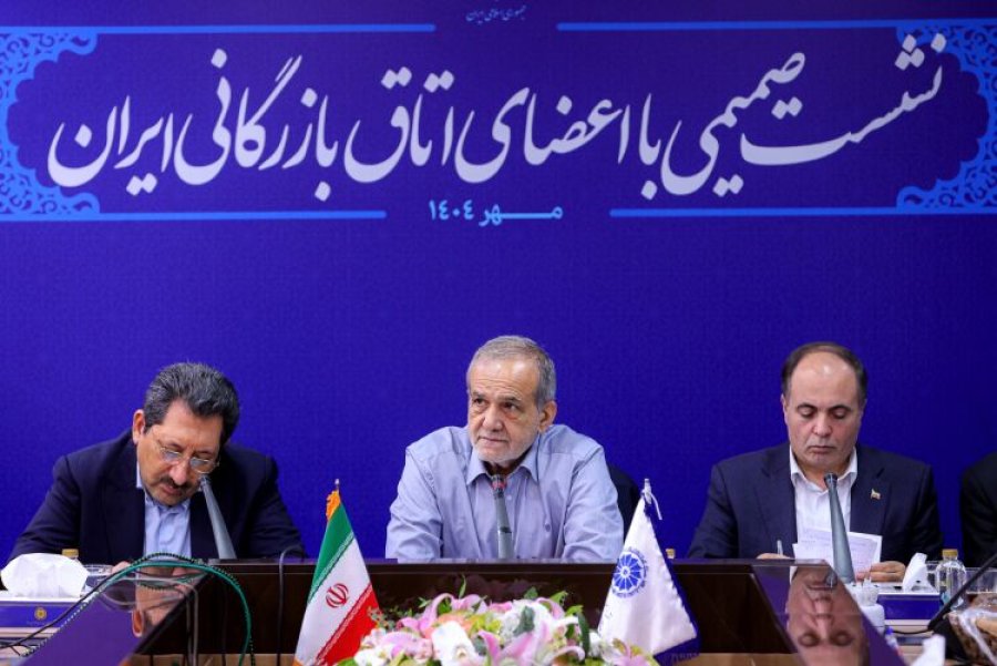 Mekanizmi i ‘kthimit të menjëhershëm’/ Pezeshkian: Perëndimi po e përdor për të synuar naftën dhe tregtinë e Iranit