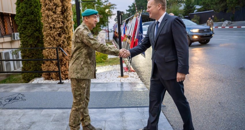 Sorensen u takua dje edhe me Ulutas, KFOR del me njoftim: Folën për sigurinë dhe mbështetjen për dialogun