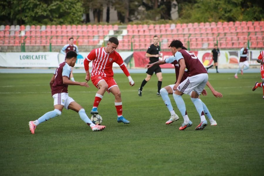 Skënderbeu U-19 i mori një barazim historik, Aston Villa e denoncon në UEFA