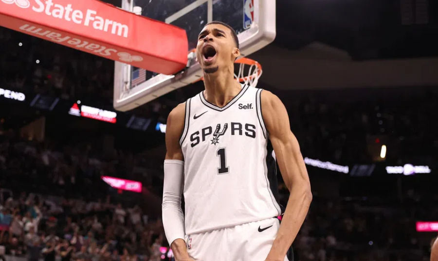 Rikthim spektakolar pas dëmtimit, Wembanyama mahnit me 40 pikë në fitoren e Spurs ndaj Mavericks