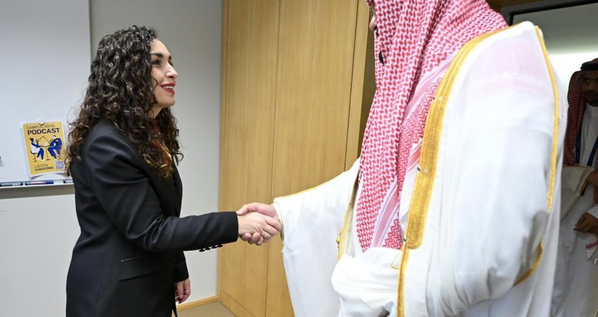 Osmani flet me ministrin e Arabisë Saudite për tërheqjen e investimeve të reja në Kosovë