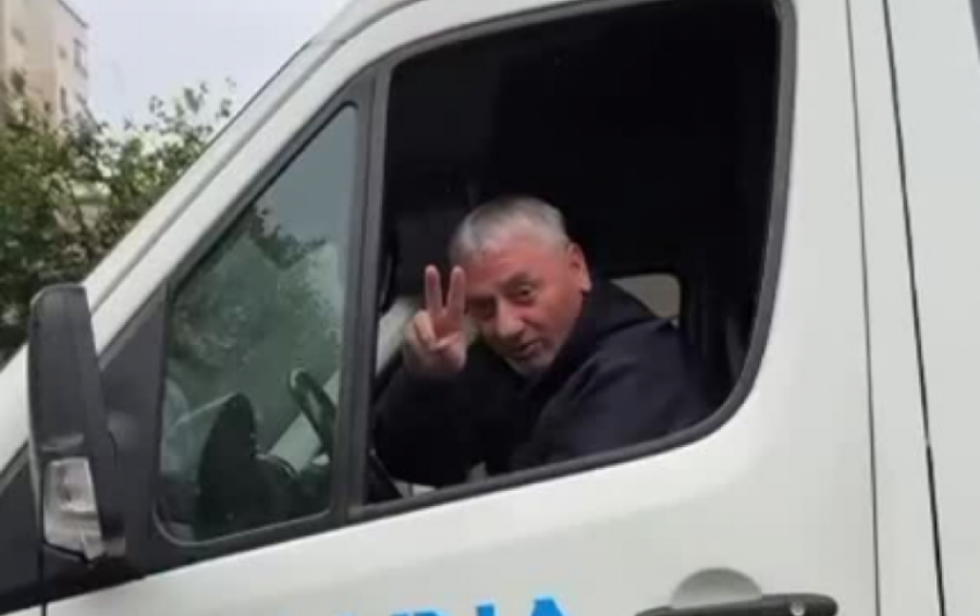 Jemi në diktaturë/ Pushohet nga puna se deklaroi se do votonte për Florjan Binajn