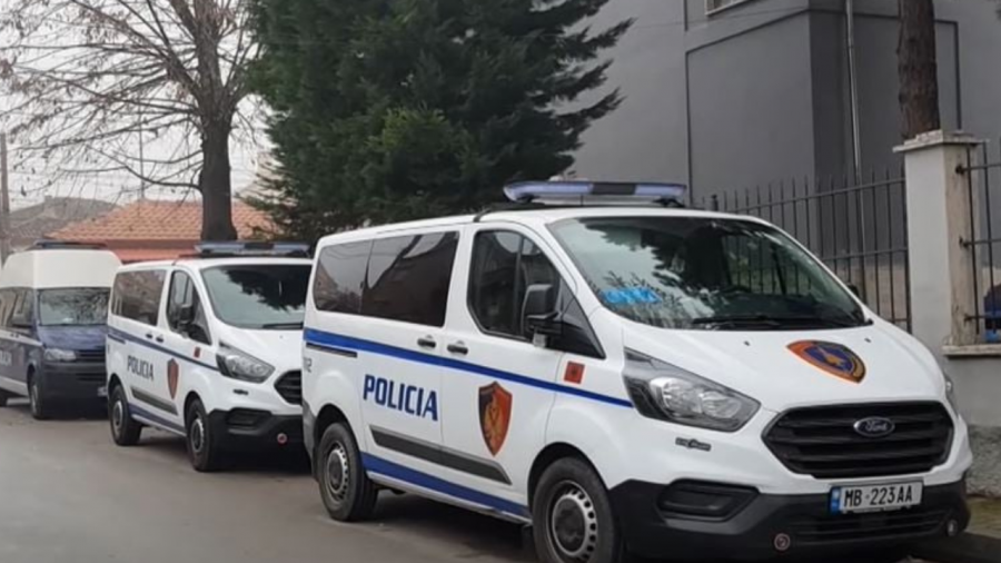 Plagosi me thikë 48-vjeçarin gjatë një konflikti, arrestohet 51-vjeçari me precedentë penalë