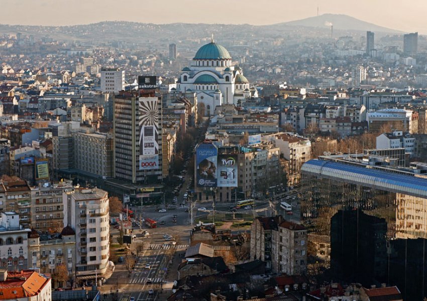 Deputetët britanikë ngrenë alarmin për gjendjen e lirisë së medias në Serbi 