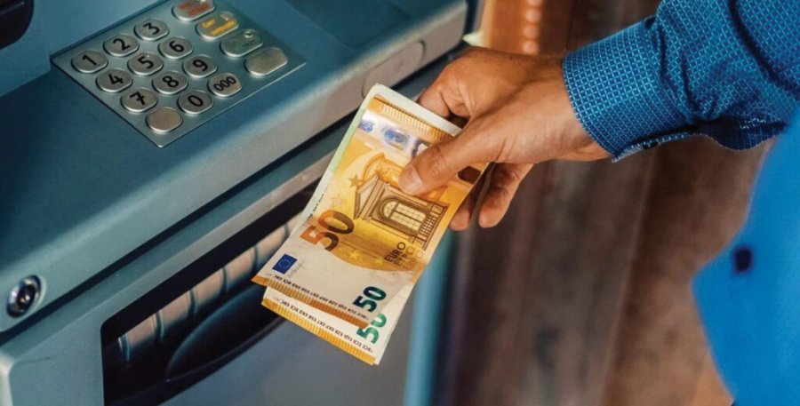 Mashtrimet financiare marrin formë të re, rreziku mbetet i vjetër