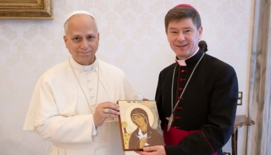 Papa pret Ipeshkvin e Ukrainës: T’i jepet fund luftës