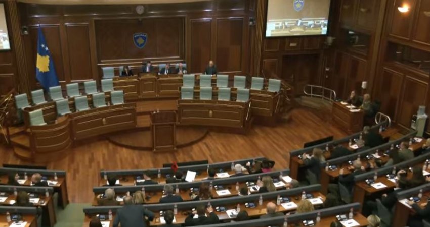 Kurti dështoi në formimin e Qeverisë: Këta janë deputetët që abstenuan