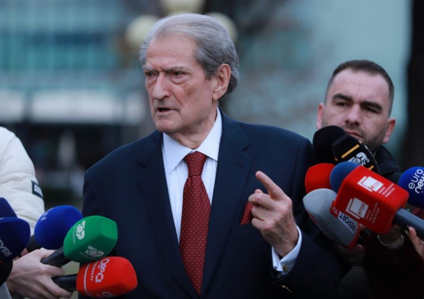 Berisha: Rama kërkoi dorëheqjen e Pirro Vengut, jo të Belindës siç raportojnë mediat