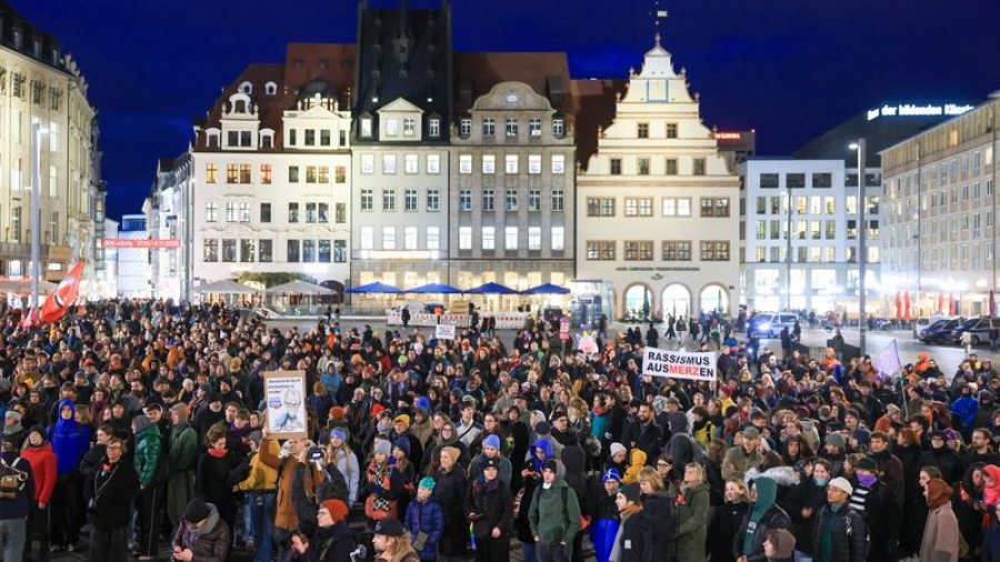 Policia: Rreth 2,000 protestues në Leipzig për komentet e Merz për migracionin