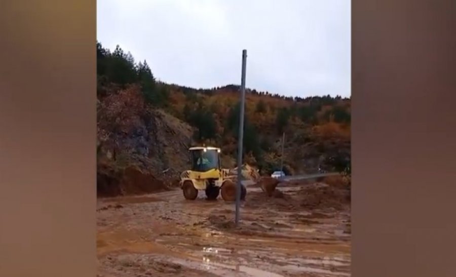 Shembje masive gurësh dhe dherash në aksin Pukë-Fushë Arrëz, bllokohet qarkullimi 