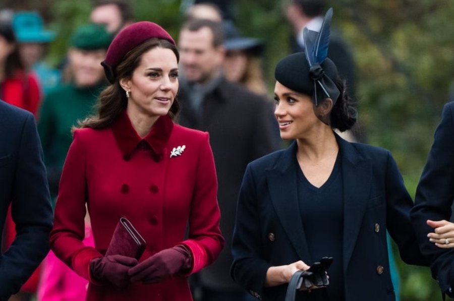 Meghan Markle & Kate Middleton bien dakord të paktën për një gjë: Këtë trend xhinsi + çizmesh