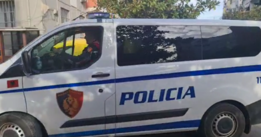 Kapet me drogë 24-vjeçari në Tiranë, e pësojnë edhe dy shokët e tij për moskallëzim