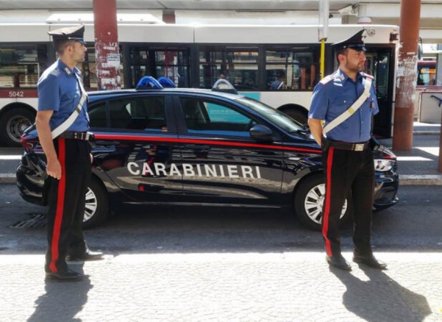24-vjeçari shqiptar kapet në flagrancë nga karabinierët italianë duke shitur 0,44 g kokainë