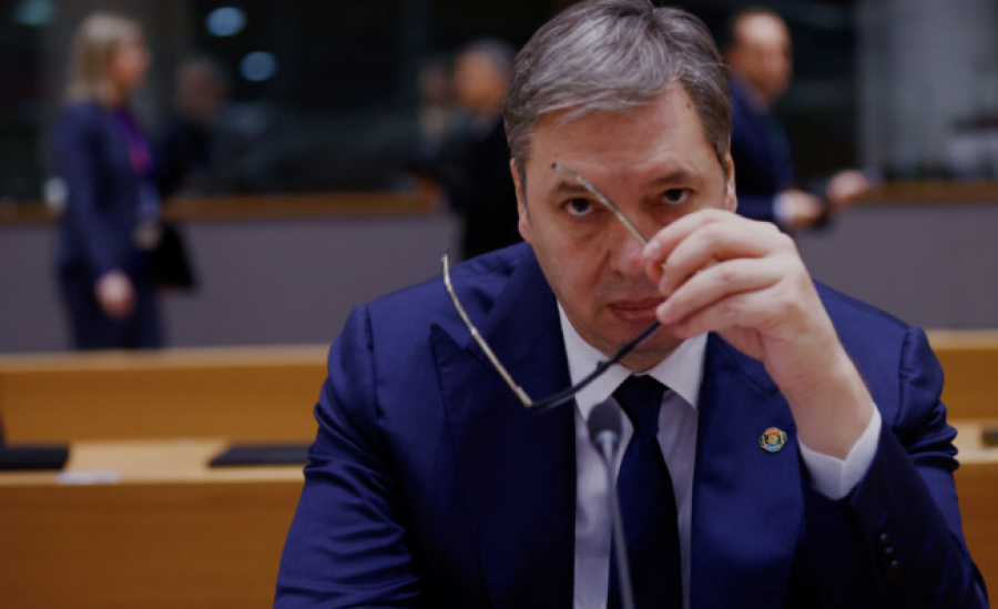 Politikani malazez: Vuçiç po i 'qëron' hesapet me Turqinë përmes Malit të Zi