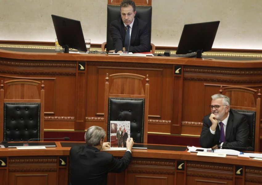 Berisha: Ju po shkelni Kushtetutën duke bllokuar çdo hetim që kërkohet për Ramën! Por tani kur t’ia nxjerrë Lubia një nga një, çfarë do bëni ju?