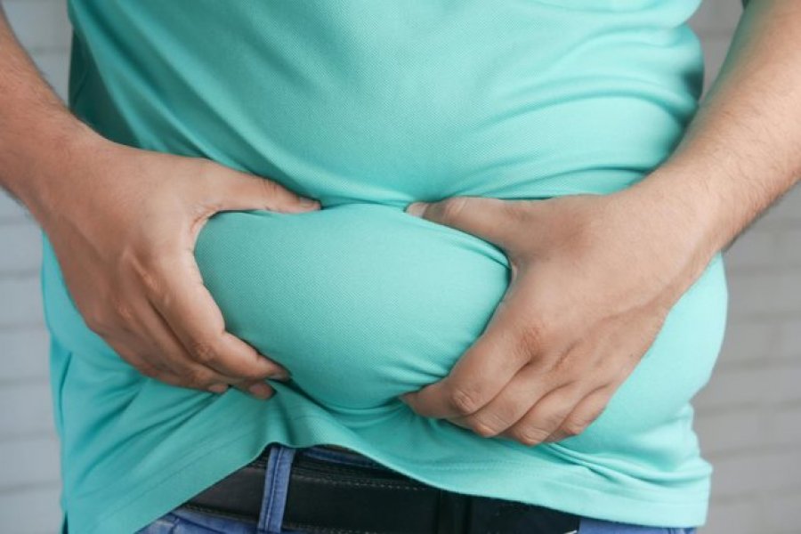 Personat që kanë qenë mbipeshë në fëmijëri priren të përballen me këto 11 zakone në moshën e rritur