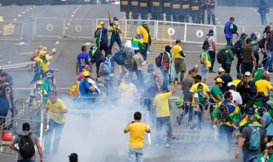 Trazirat në Rio de Janeiro/ Protesta pas operacionit policor me dhjetra të vrarë