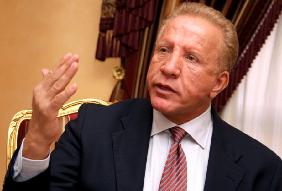 Biznesmeni Behgjet Pacolli paraqitet në Prokurorinë e Tiranës