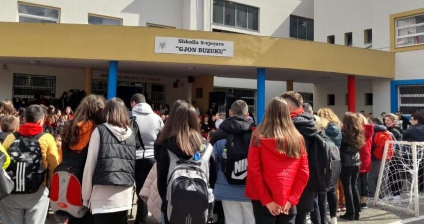 Viti i ri shkollor, Rama viziton dy shkolla në Kryeqytet