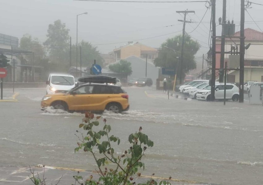 Stuhia e fuqishme godet Greqinë perëndimore, përmbytje në Korfuz, dëme në bujqësi dhe dhjetëra fshatra pa energji