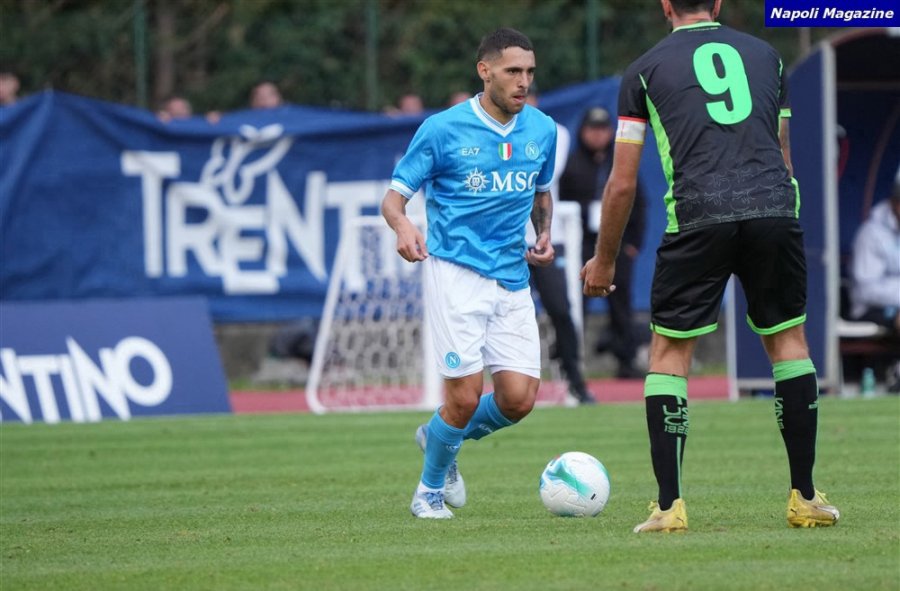 Luis Hasa largohet nga Napoli, zyrtarizohet si futbollist i ri i Carrarese-s