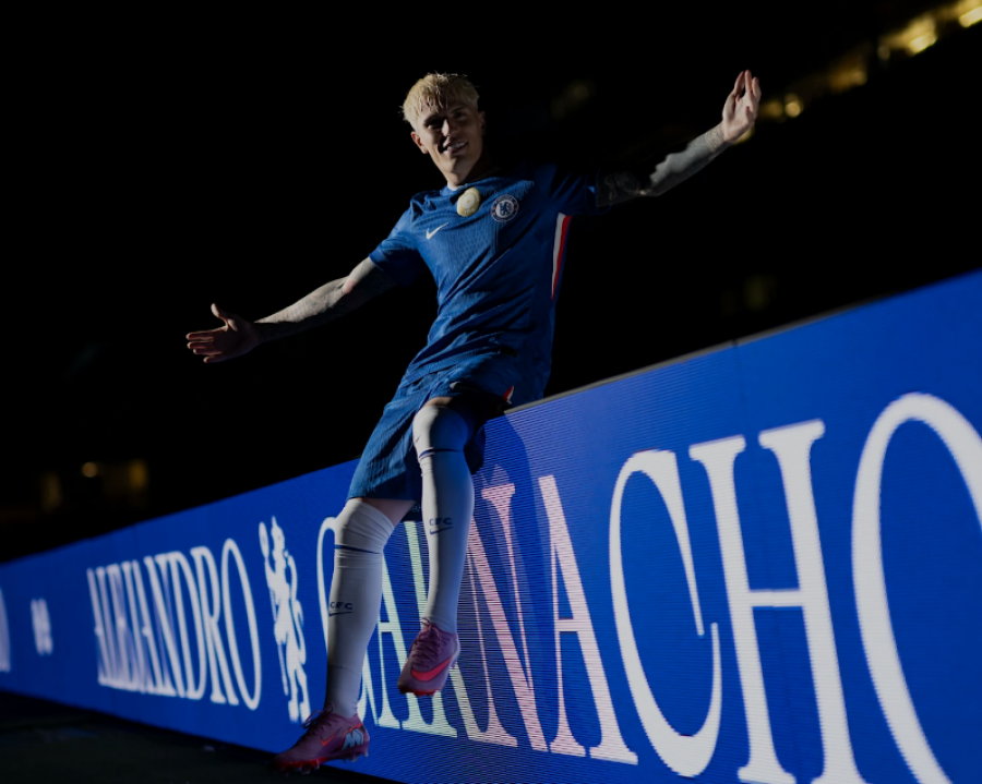 Garnacho thyen heshtjen pas largimit nga Manchester United