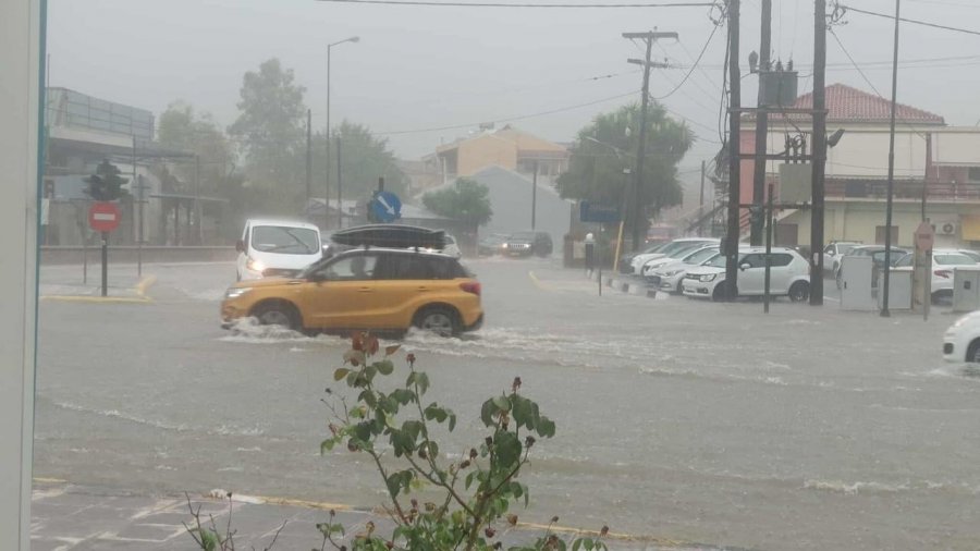 Stuhia e fuqishme godet Greqinë perëndimore, përmbytje në Korfuz, dëme në bujqësi dhe dhjetëra fshatra pa energji