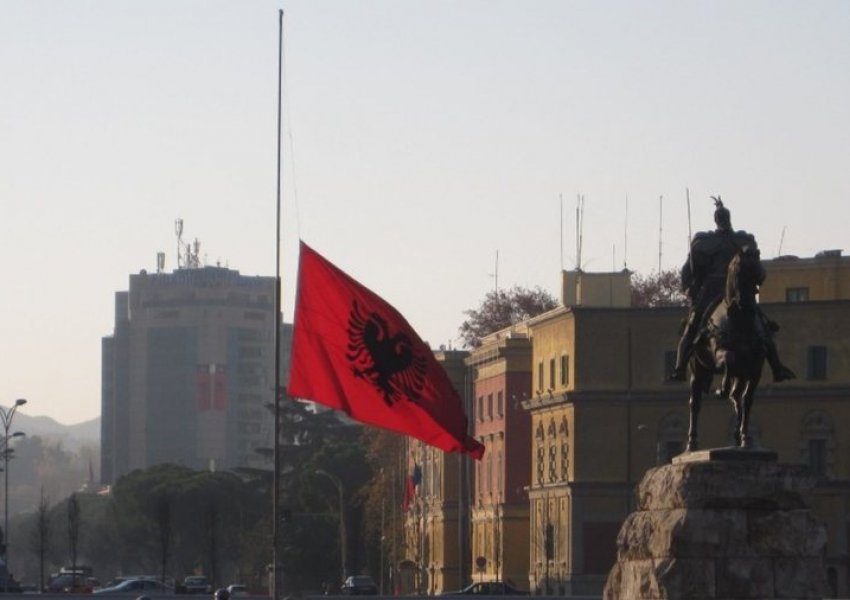 Ndarja nga jeta e Dhimitër Anagnostit/ 2 shtatori shpallet ditë zie kombëtare në nderim të regjisorit