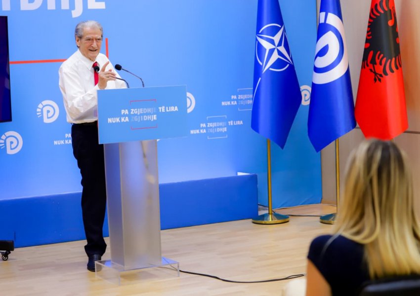 Berisha: Edi Rama po bën gjithçka që të mbyllë kanalet e komunikimit dhe zërin e opozitës, por do të dështojë